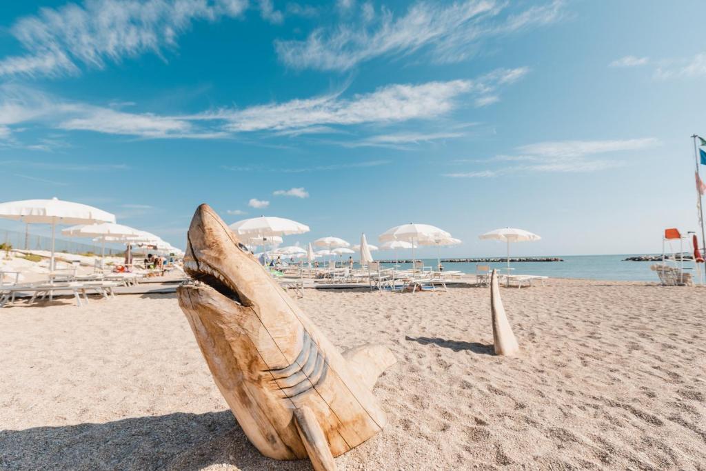 Natural Village Resort Порто Потенца Пичена Екстериор снимка