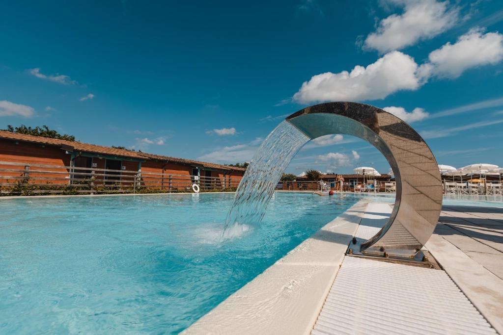 Natural Village Resort Порто Потенца Пичена Екстериор снимка